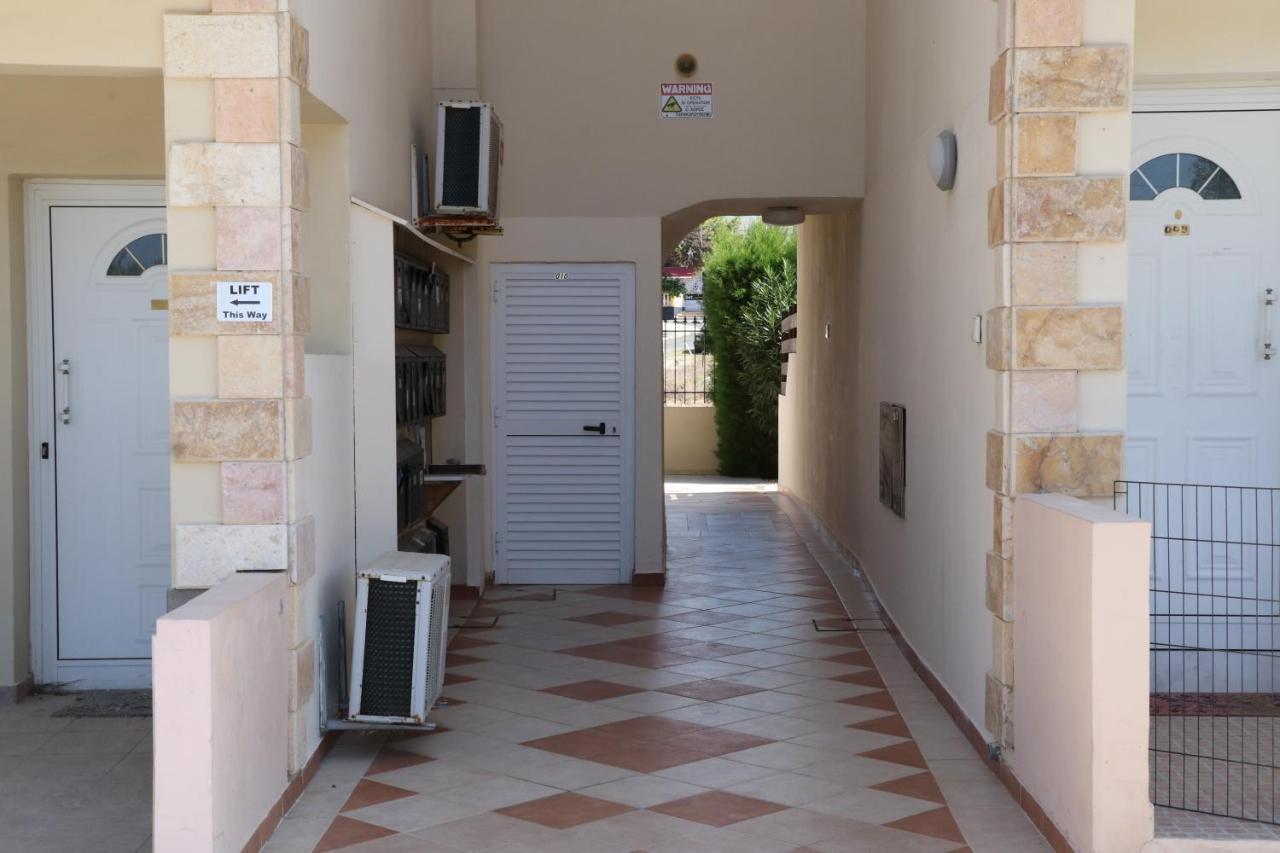 Sunset Apartment With Pool & 10 Mins To Venus Beach Paphos Luaran gambar