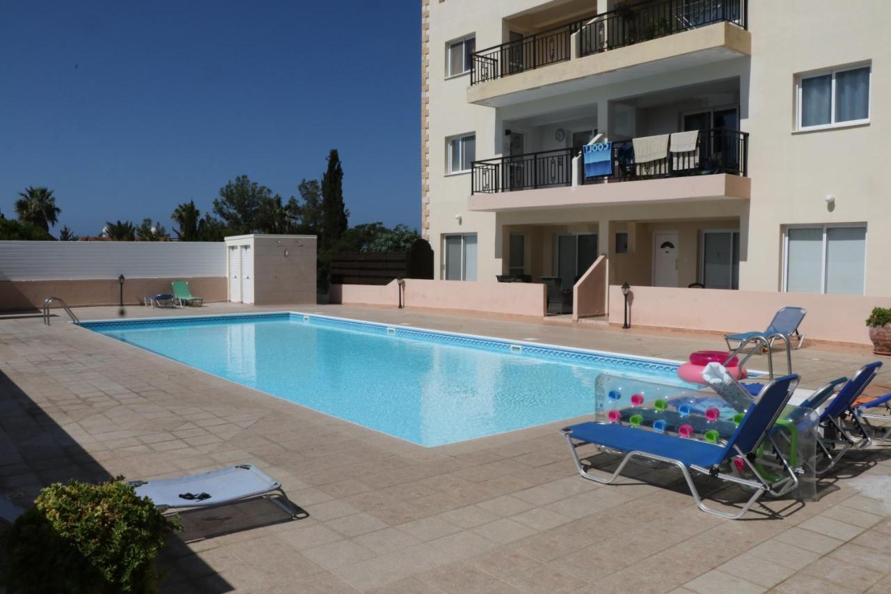 Sunset Apartment With Pool & 10 Mins To Venus Beach Paphos Luaran gambar